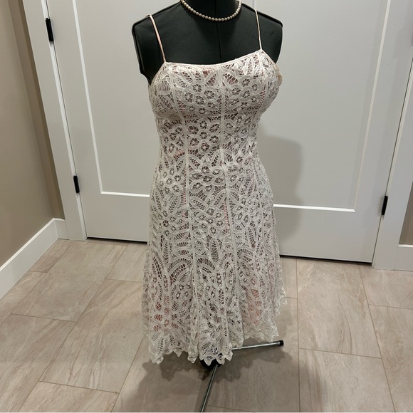 Betsey Johnson Elegant White Lace Dress size 8 - Picture 1 of 8